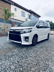 Toyota Voxy SV Premium 2014 White for sale