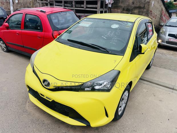 Toyota Vitz 1.3 FWD 3dr 2015 Yellow