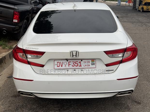 Honda Accord Touring 2018 White
