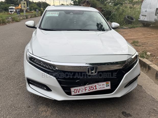 Honda Accord Touring 2018 White