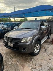 Toyota Hilux SR5 4x4 2015 Gray for sale
