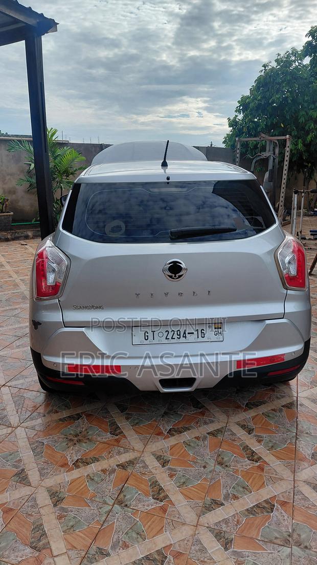 SsangYong Stavic 2016 Silver