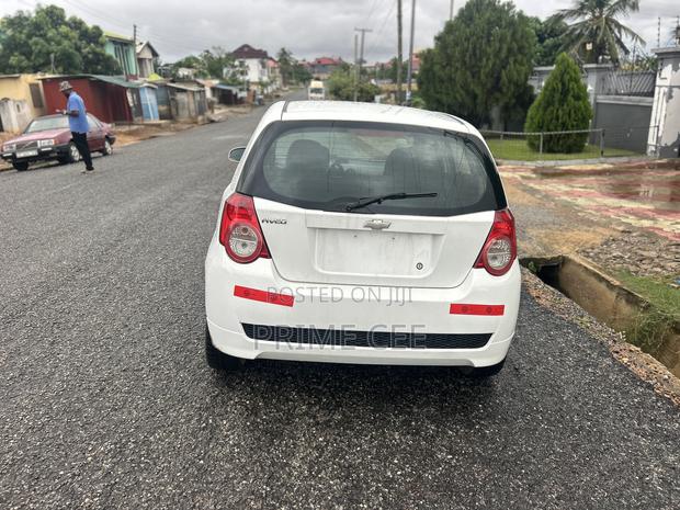 Chevrolet Aveo 2011 White