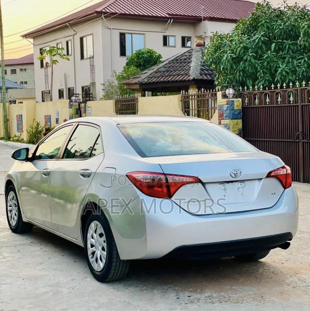 Toyota Corolla 2019 Silver