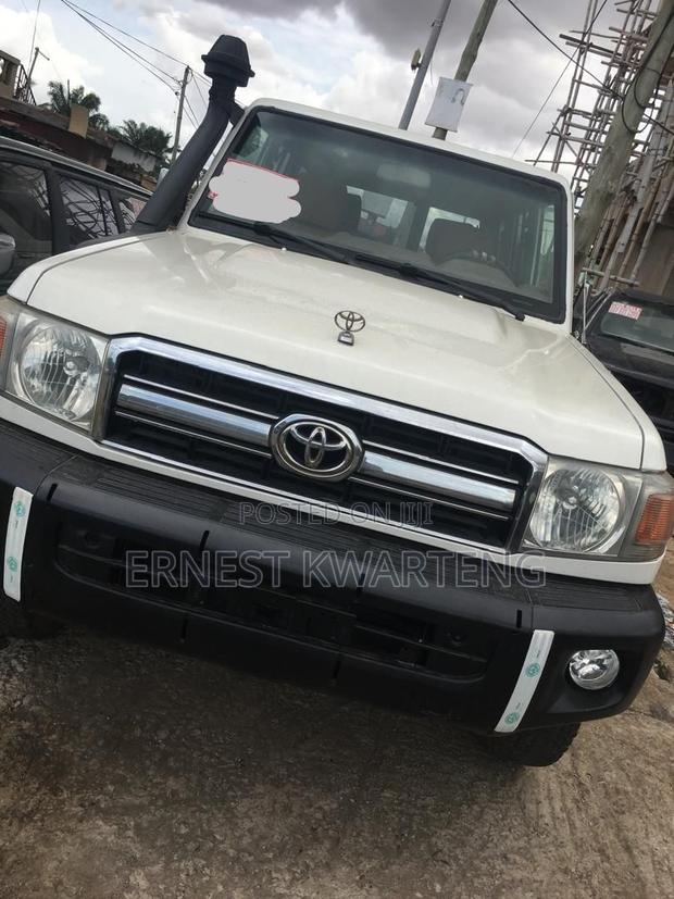 Toyota Land Cruiser 2015 White