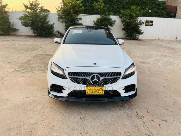 Mercedes-Benz C300 2019 White