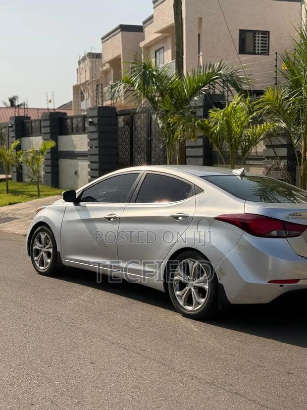 Hyundai Elantra Value Edition Sedan FWD (1.8L 4cyl 6A) 2016 Silver