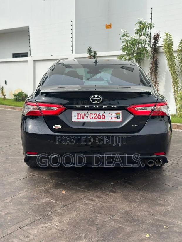 Toyota Camry Hybrid SE 2023 Black