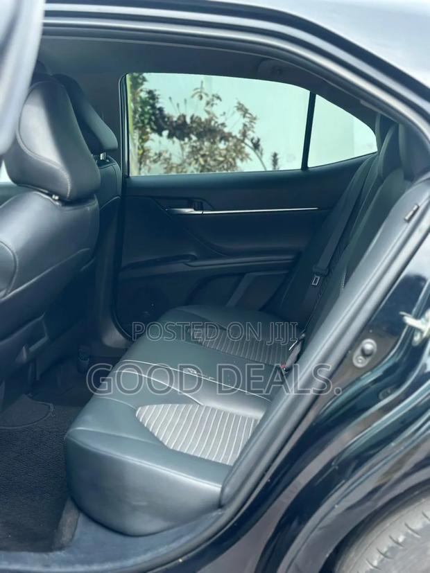 Toyota Camry Hybrid SE 2023 Black