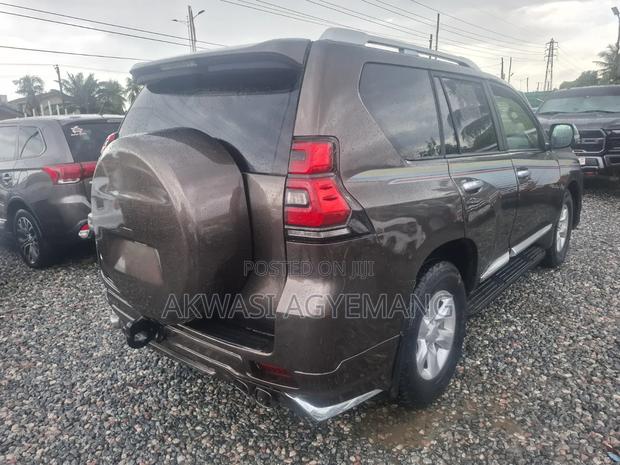 Toyota Land Cruiser Prado 2.7 i 2011 Brown