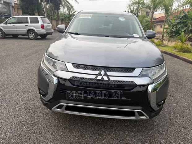 Mitsubishi Outlander SE FWD 2019 Gray