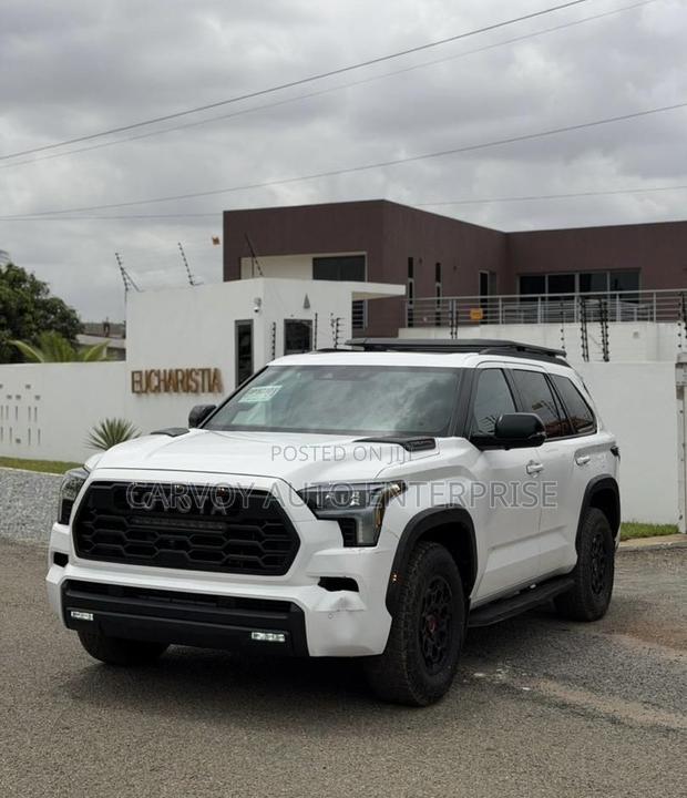 Toyota Sequoia TRD PRO 4WD 2026 White