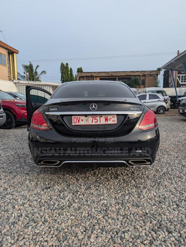 Mercedes-Benz C300 2022 Black