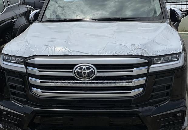Toyota Land Cruiser 2024 Black