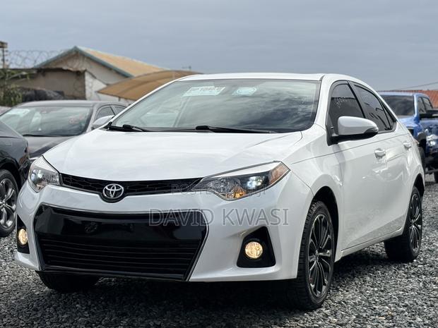 Toyota Corolla S 4dr Sedan (1.8L 4cyl CVT) 2016 White