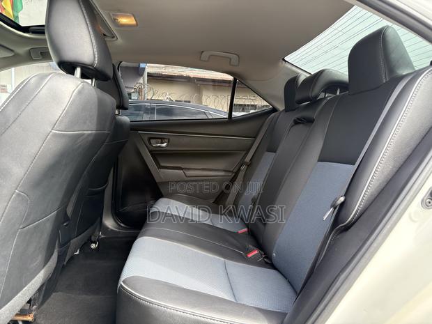 Toyota Corolla S 4dr Sedan (1.8L 4cyl CVT) 2016 White