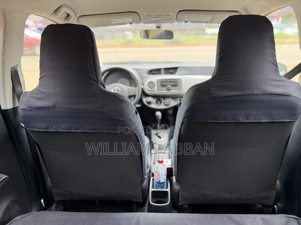 Toyota Vitz 1.3 AWD 5dr 2012 Silver