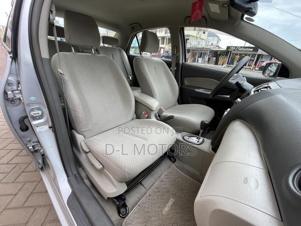 Toyota Belta 2010 Silver