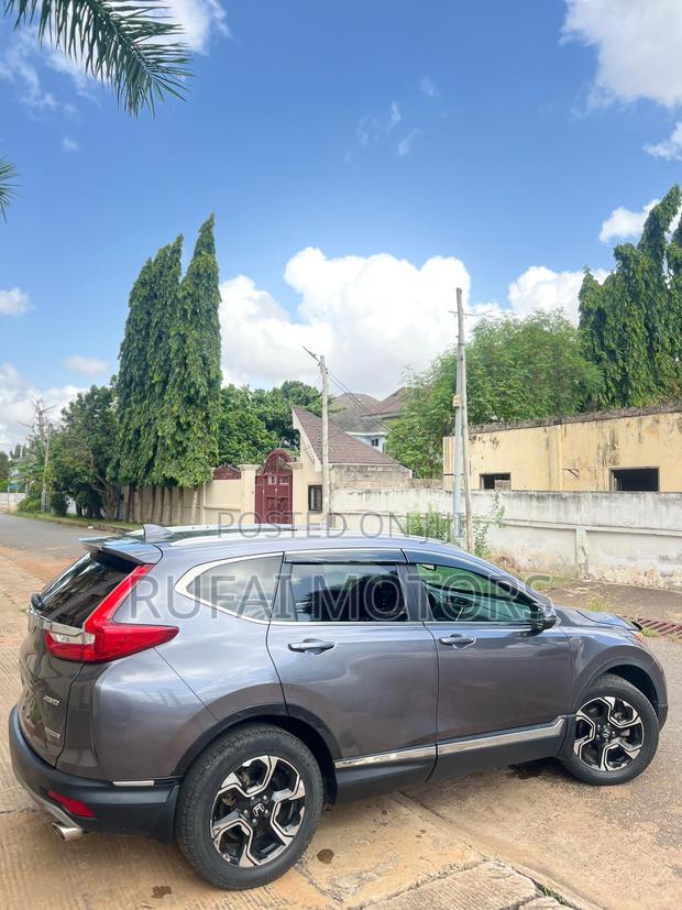 Honda CR-V Touring AWD 2018 Gray