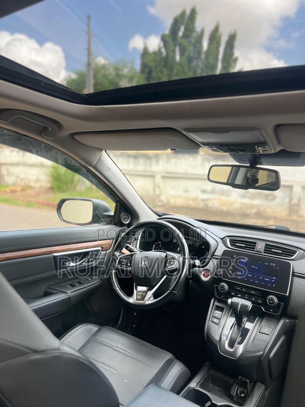 Honda CR-V Touring AWD 2018 Gray