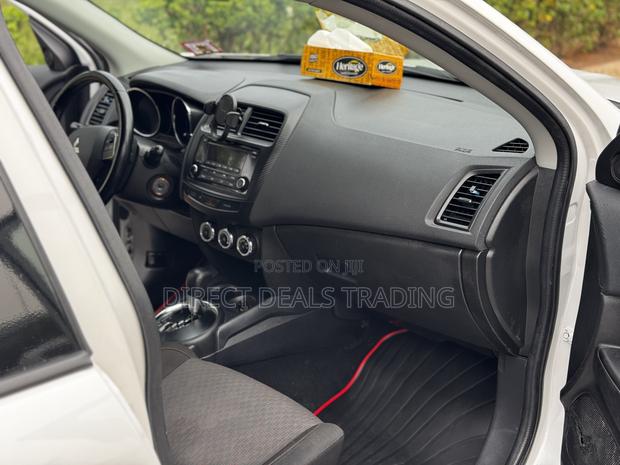 Mitsubishi Outlander ES FWD 2017 White