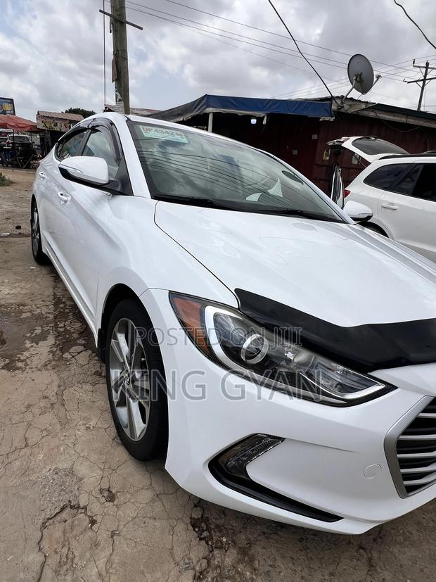 Hyundai Elantra Limited Sedan FWD (2.0L 4cyl 6A) 2017 White