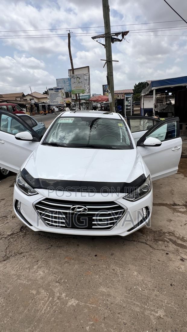 Hyundai Elantra Limited Sedan FWD (2.0L 4cyl 6A) 2017 White