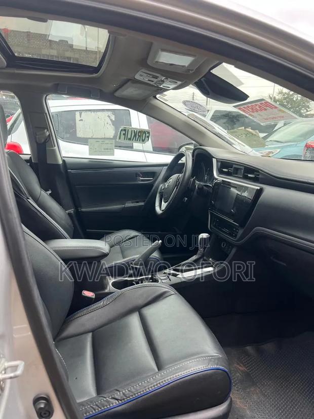 Toyota Corolla XSE 4dr Sedan (1.8L 4cyl CVT) 2017 Silver