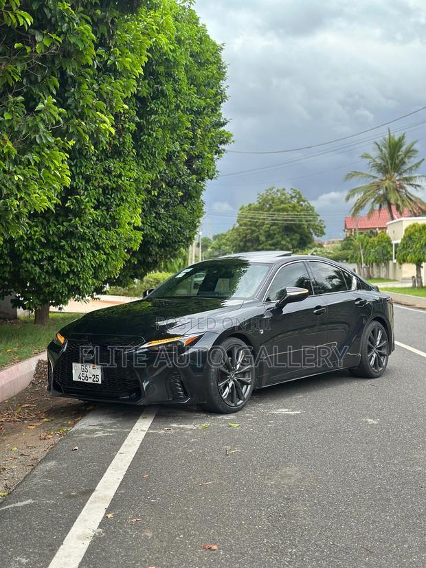 Lexus IS 2022 Black