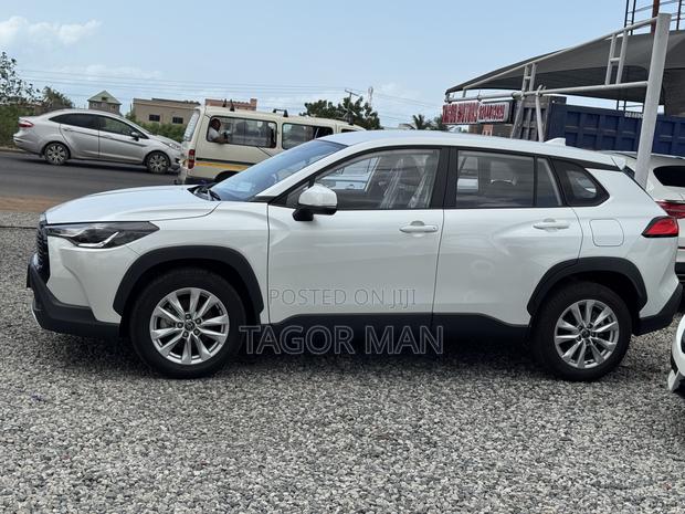 Toyota Corolla Cross 2025 White
