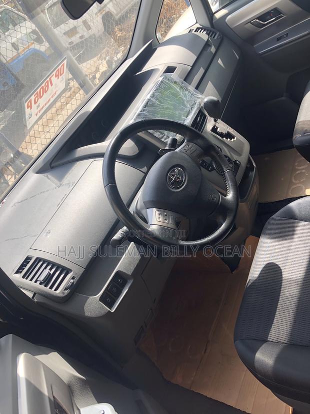 Toyota Voxy 2012 Black