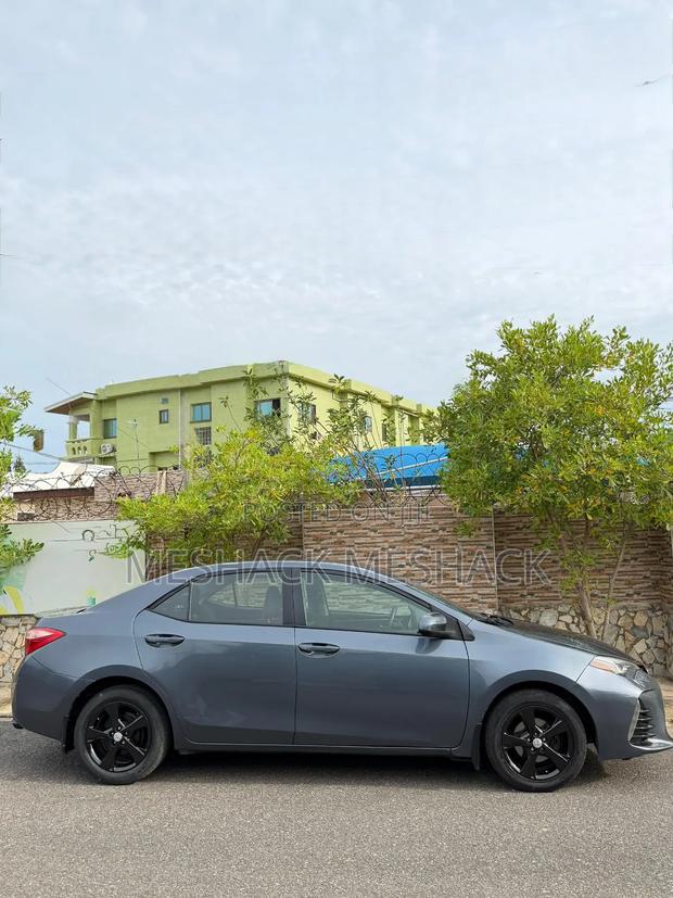 Toyota Corolla 2019 Gray