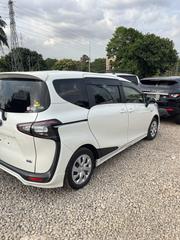 Toyota Sienta 1.5 Hybrid FWD 2016 White for sale