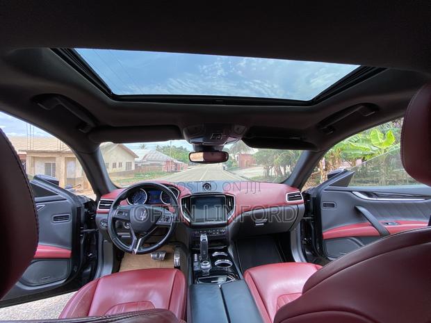 Maserati Ghibli S GranLusso RWD 2019 Black