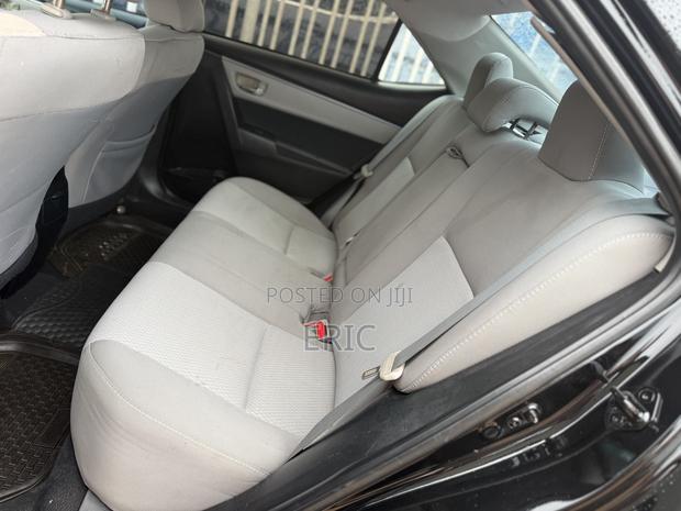 Toyota Corolla LE 4dr Sedan (1.8L 4cyl CVT) 2016 Black