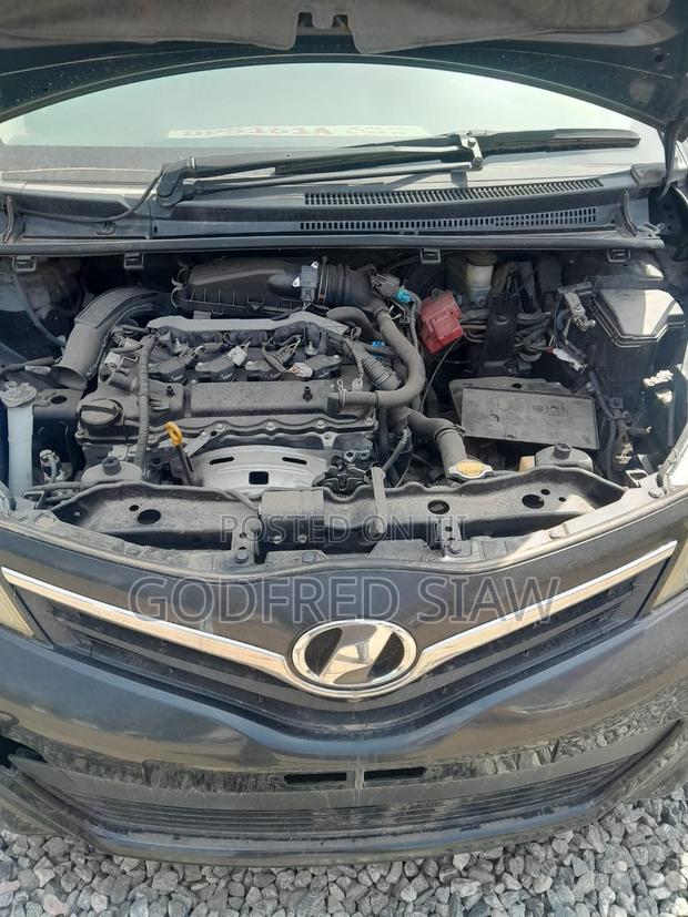 Toyota Vitz 2013 Black