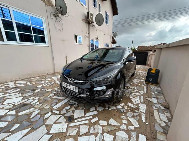 Hyundai Elantra Limited Sedan FWD (1.8L 4cyl 6A) 2013 Black
