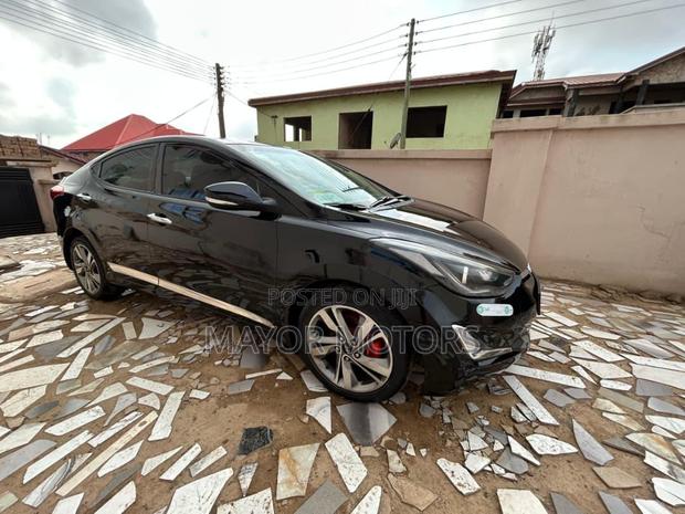 Hyundai Elantra Limited Sedan FWD (1.8L 4cyl 6A) 2013 Black