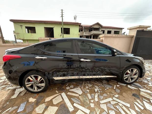 Hyundai Elantra Limited Sedan FWD (1.8L 4cyl 6A) 2013 Black