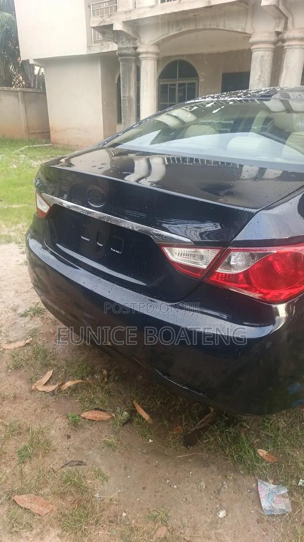 Hyundai Sonata 2011 Black