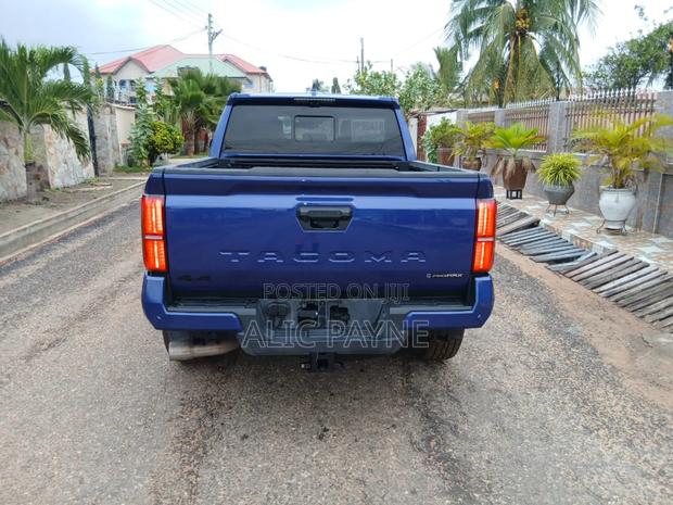 Toyota Tacoma TRD Off-Road Double Cab 4WD 5.0 ft. SB (Automatic) 2025