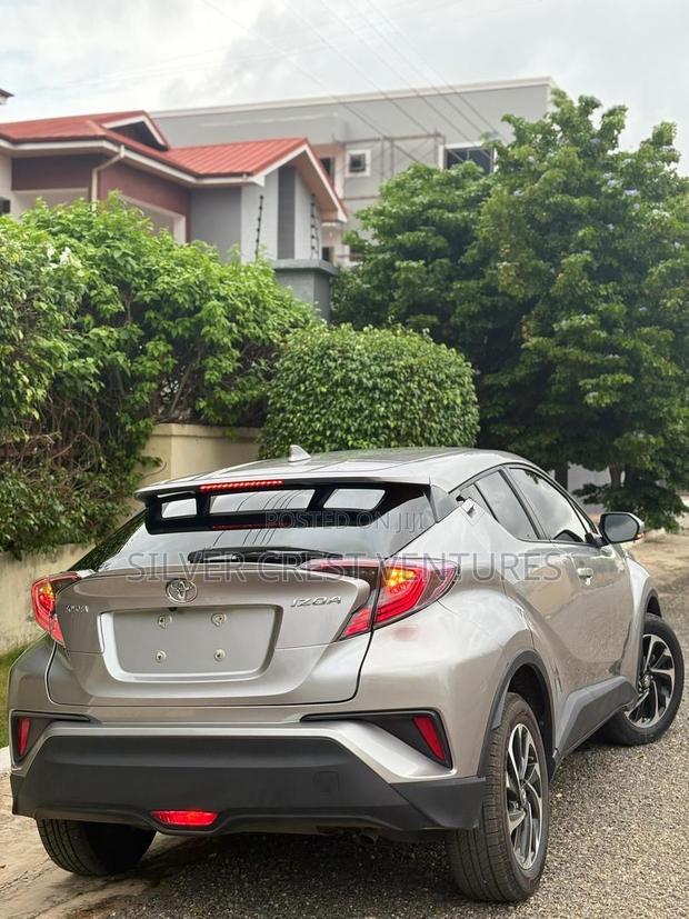 Toyota C-HR XLE FWD 2020 Gray