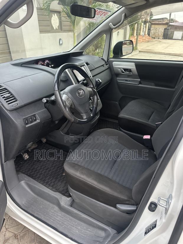 Toyota Voxy 2012 White