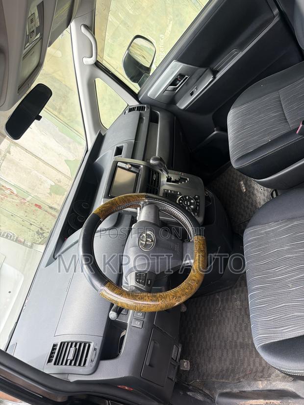 Toyota Voxy 2012 Black