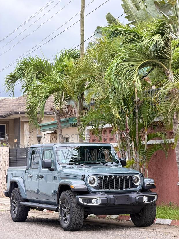 Jeep Gladiator 2025 Beige