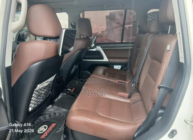 Toyota Land Cruiser 5.7 V8 VXR 2020 White