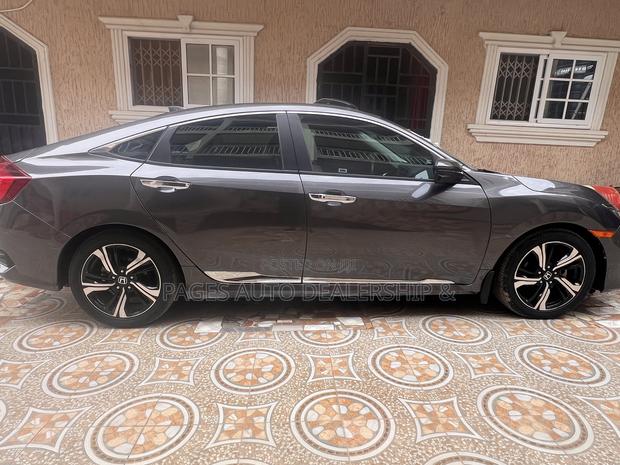 Honda Civic Touring 4dr Sedan (1.5L 4cyl) 2016 Gray