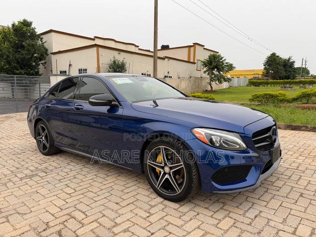 Mercedes-Benz C300 2017 Blue