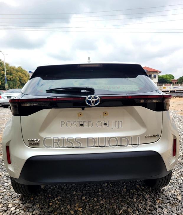 Toyota Yaris Cross 1.5 Hybrid AWD 2024 White