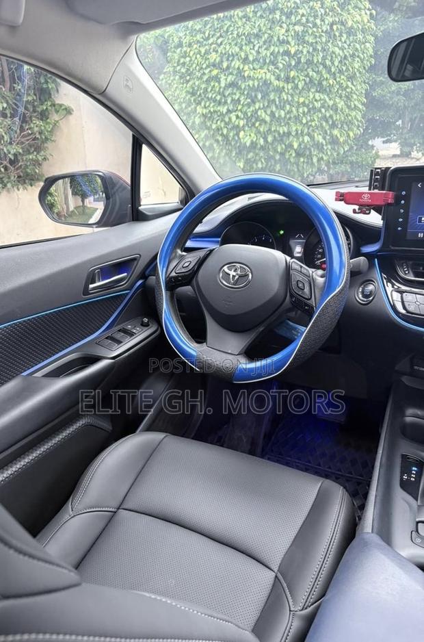 Toyota C-HR 2022 Red